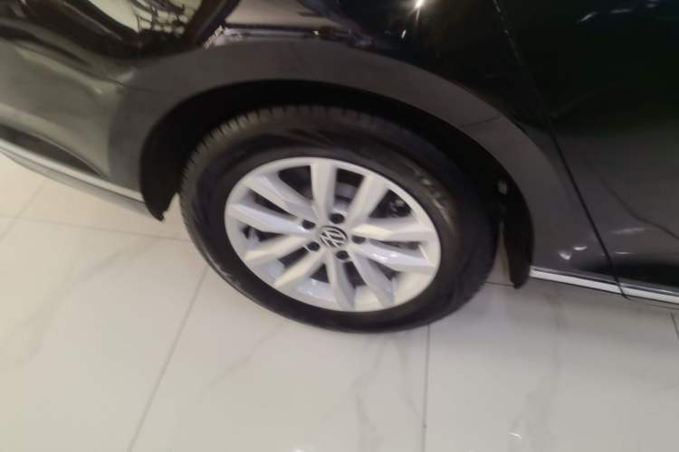 Used Volkswagen Magotan 2020 280TSI DSG Comfort Edition Right Rear Wheel Hub
