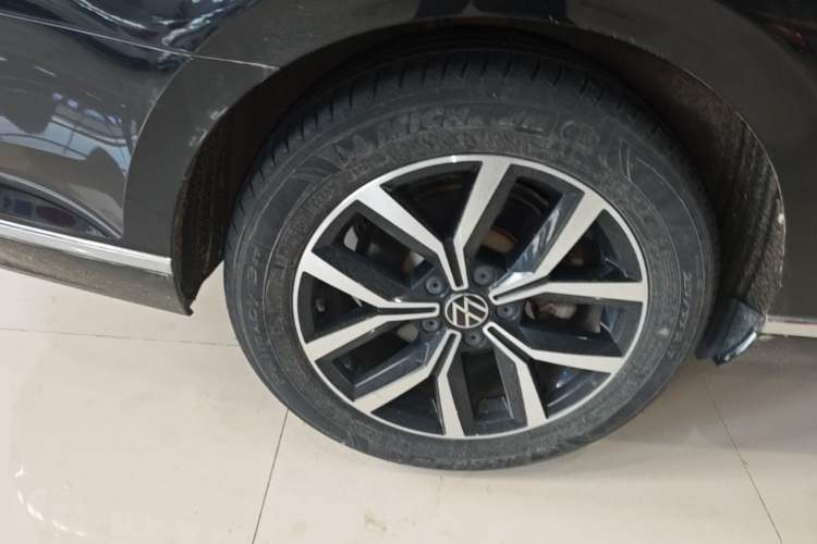 Used Volkswagen Magotan 2020 330TSI DSG Leading Model Right Rear Wheel Hub