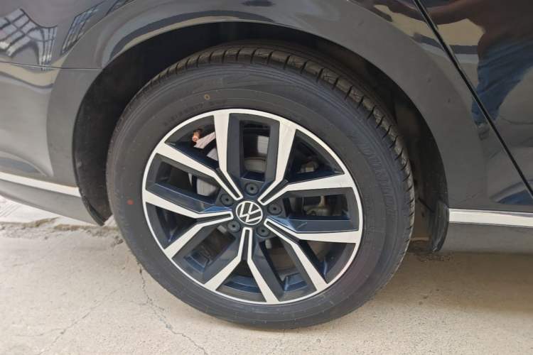 Used Volkswagen Magotan 2020 330TSI DSG Leading Model Right Rear Wheel Hub