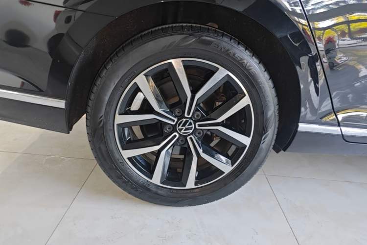 Used Volkswagen Magotan 2020 330TSI DSG Leading Model Right Rear Wheel Hub