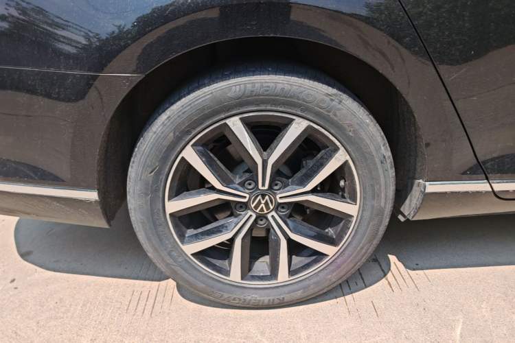 Used Volkswagen Magotan 2020 330TSI DSG Leading Model Right Rear Wheel Hub