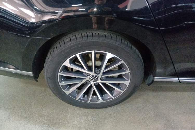 Used Volkswagen Magotan 2020 330TSI DSG Luxury Edition Right Rear Wheel Hub