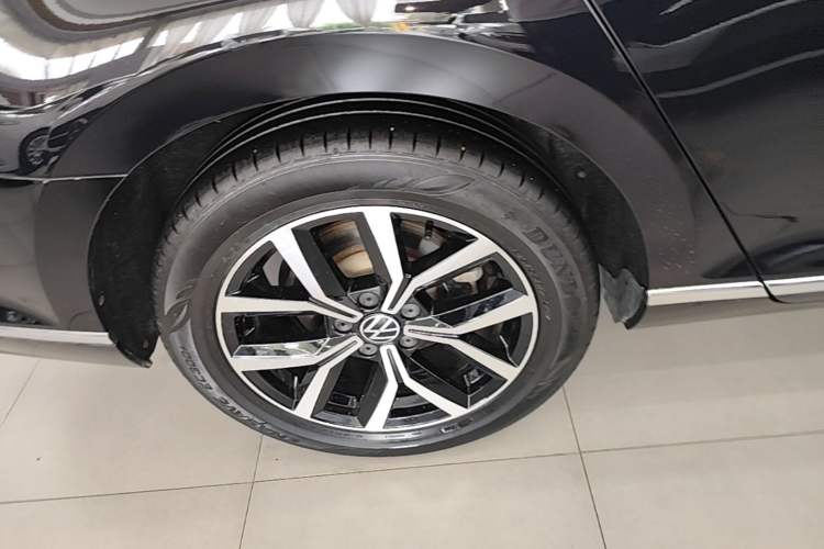Used Volkswagen Magotan 2020 330TSI DSG Leading Model Right Rear Wheel Hub