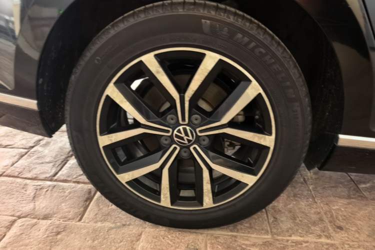 Used Volkswagen Magotan 2020 330TSI DSG Leading Model Right Rear Wheel Hub