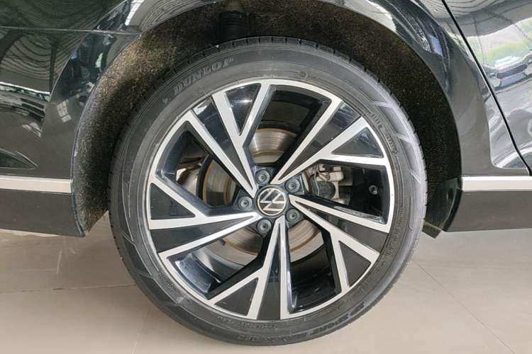 Used Volkswagen Magotan 2020 330TSI DSG Luxury Edition Right Rear Wheel Hub