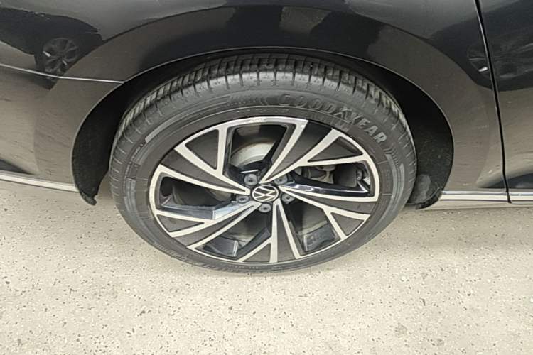 Used Volkswagen Magotan 2020 330TSI DSG Luxury Edition Right Rear Wheel Hub