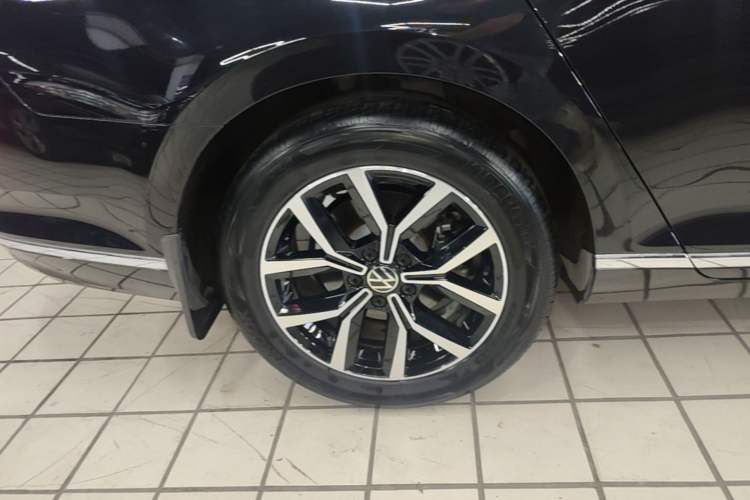 Used Volkswagen Magotan 2020 330TSI DSG Leading Model Right Rear Wheel Hub