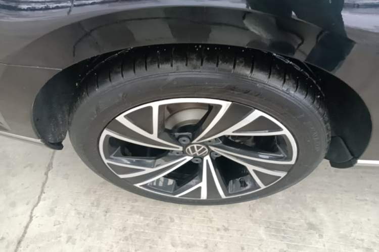 Used Volkswagen Magotan 2020 330TSI DSG Luxury Edition Right Rear Wheel Hub