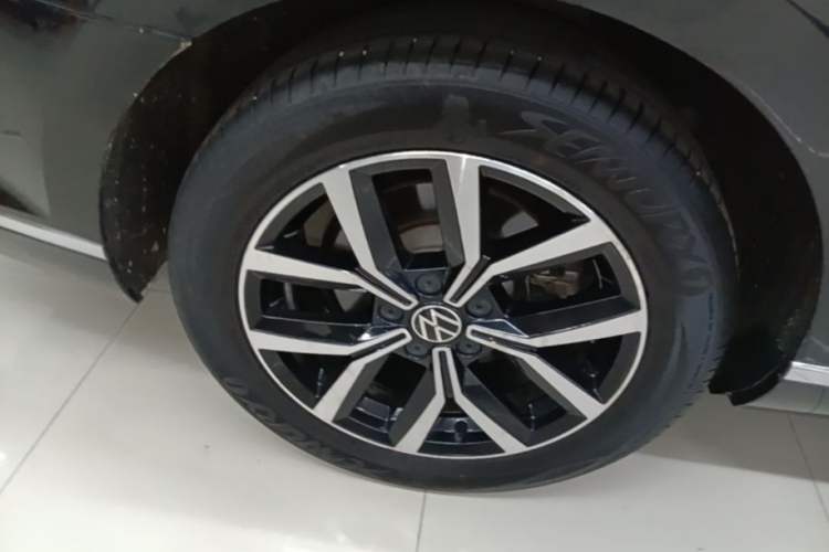 Used Volkswagen Magotan 2020 330TSI DSG Luxury Edition Right Rear Wheel Hub