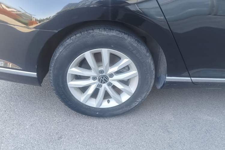 Used Volkswagen Magotan 2020 280TSI DSG Comfort Edition Right Rear Wheel Hub