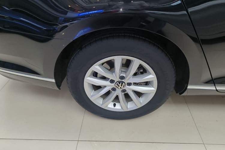 Used Volkswagen Magotan 2020 280TSI DSG Comfort Edition Right Rear Wheel Hub