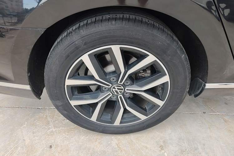 Used Volkswagen Magotan 2020 280TSI DSG Leading Edition Right Rear Wheel Hub
