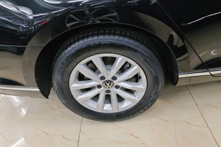 Used Volkswagen Magotan 2020 280TSI DSG Comfort Edition Right Rear Wheel Hub