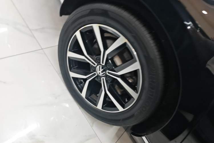 Used Volkswagen Magotan 2020 330TSI DSG Leading Model Right Rear Wheel Hub