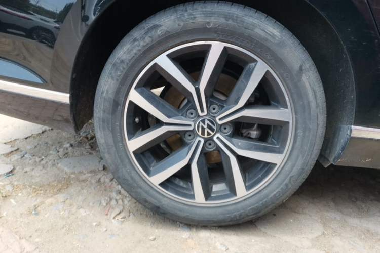 Used Volkswagen Magotan 2020 280TSI DSG Comfort Edition Right Rear Wheel Hub