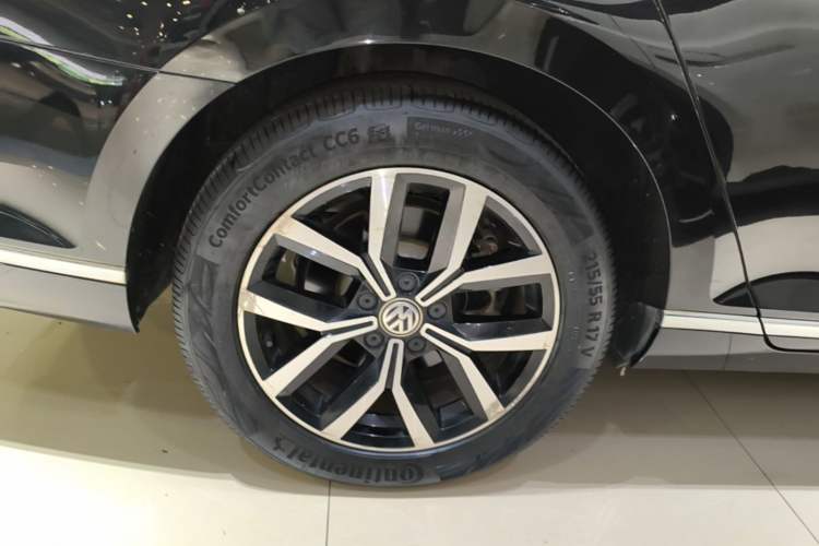 Used Volkswagen Magotan 2020 330TSI DSG Leading Model Right Rear Wheel Hub