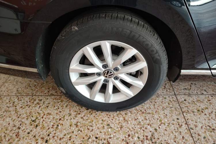 Used Volkswagen Magotan 2020 280TSI DSG Comfort Edition Right Rear Wheel Hub