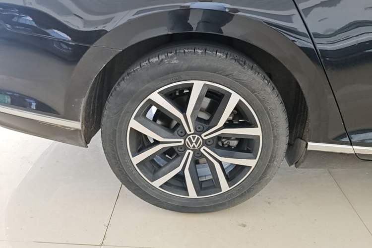 Used Volkswagen Magotan 2020 330TSI DSG Leading Model Right Rear Wheel Hub
