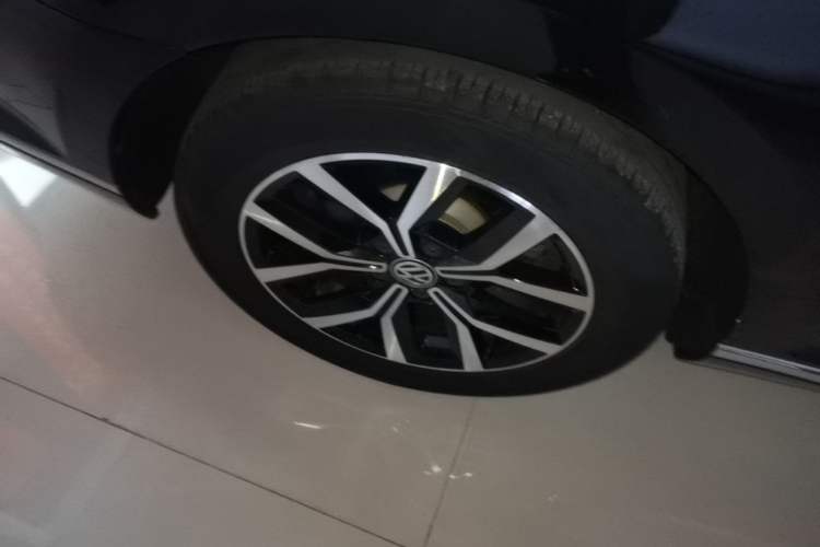 Used Volkswagen Magotan 2020 330TSI DSG Leading Model Right Rear Wheel Hub