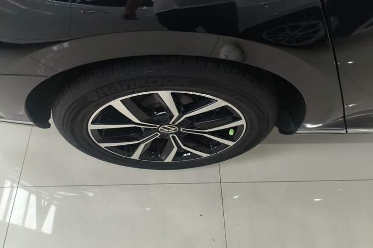 Used Volkswagen Magotan 2020 330TSI DSG Leading Model Right Rear Wheel Hub