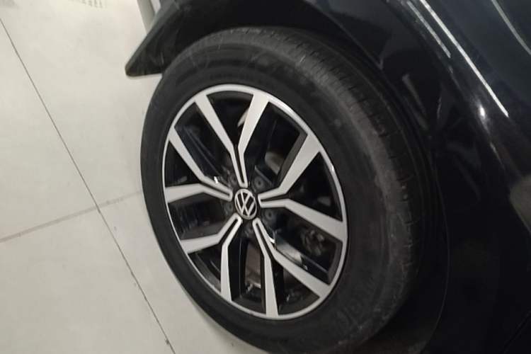 Used Volkswagen Magotan 2020 330TSI DSG Leading Model Right Rear Wheel Hub