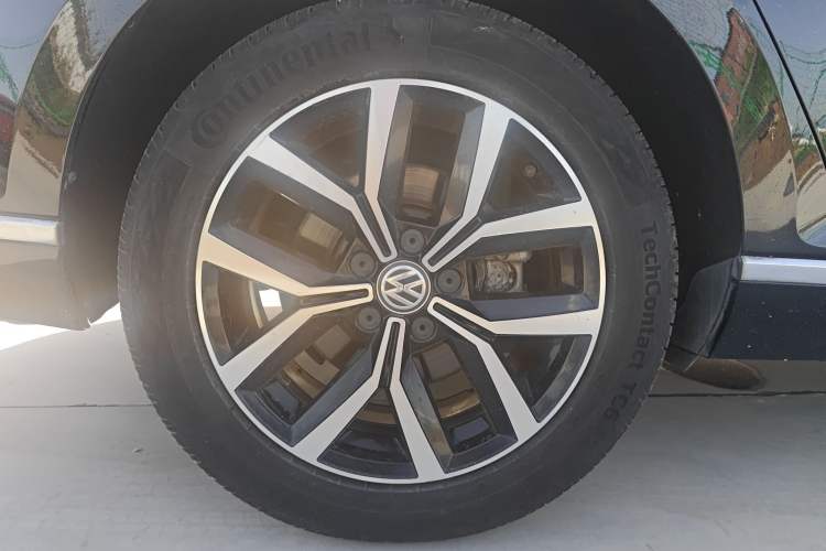 Used Volkswagen Magotan 2020 330TSI DSG Leading Model Right Rear Wheel Hub
