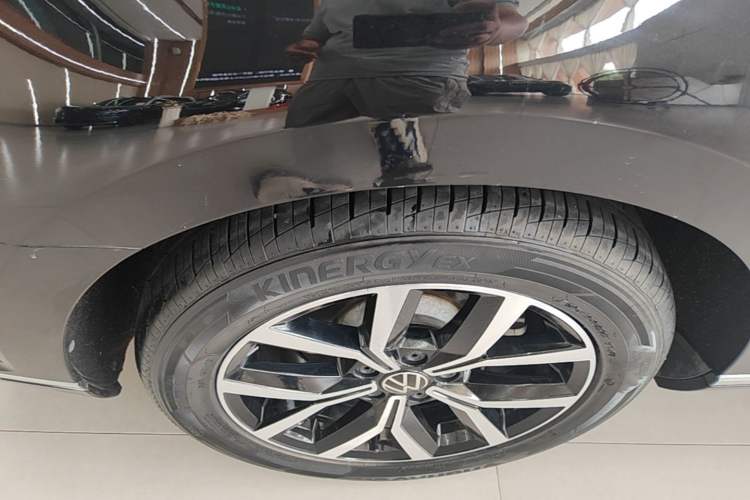 Used Volkswagen Magotan 2020 330TSI DSG Leading Model Right Rear Wheel Hub