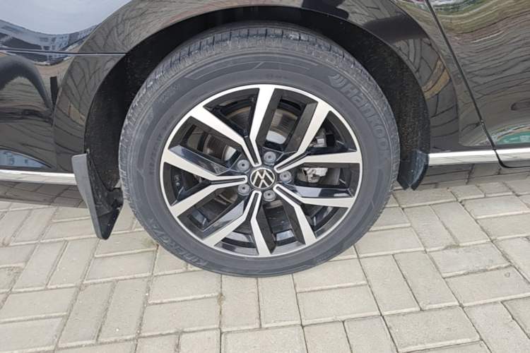 Used Volkswagen Magotan 2020 330TSI DSG Leading Model Right Rear Wheel Hub