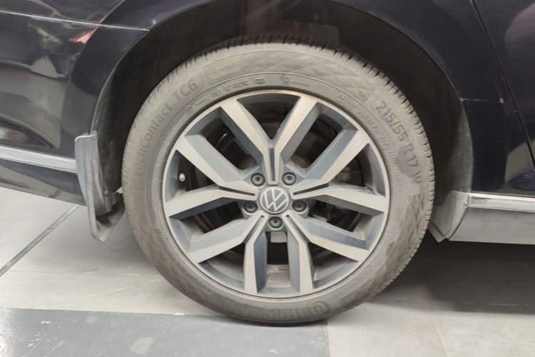 Used Volkswagen Magotan 2020 330TSI DSG Leading Model Right Rear Wheel Hub