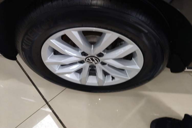 Used Volkswagen Magotan 2020 280TSI DSG Comfort Edition Right Rear Wheel Hub
