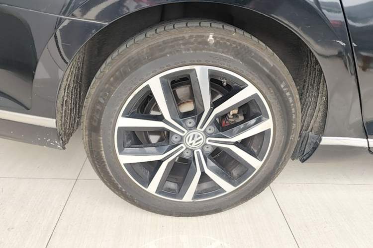 Used Volkswagen Magotan 2020 330TSI DSG Leading Model Right Rear Wheel Hub