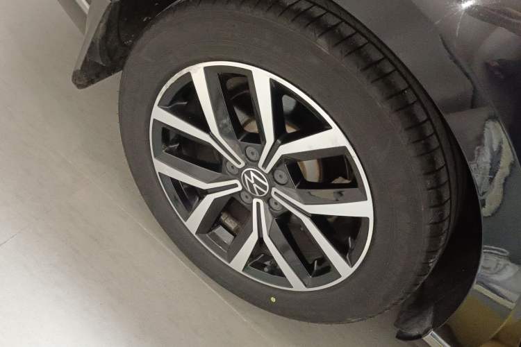Used Volkswagen Magotan 2020 330TSI DSG Leading Model Right Rear Wheel Hub
