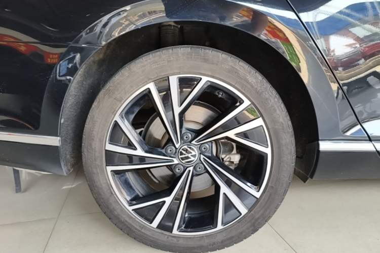 Used Volkswagen Magotan 2020 330TSI DSG Leading Model Right Rear Wheel Hub