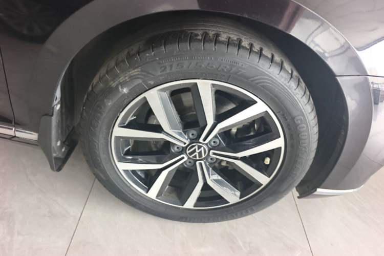 Used Volkswagen Magotan 2020 330TSI DSG Leading Model Right Rear Wheel Hub