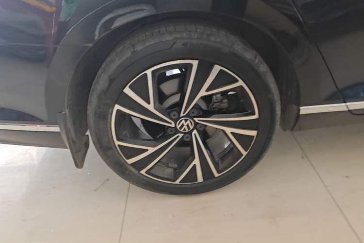 Used Volkswagen Magotan 2020 330TSI DSG Luxury Edition Right Rear Wheel Hub