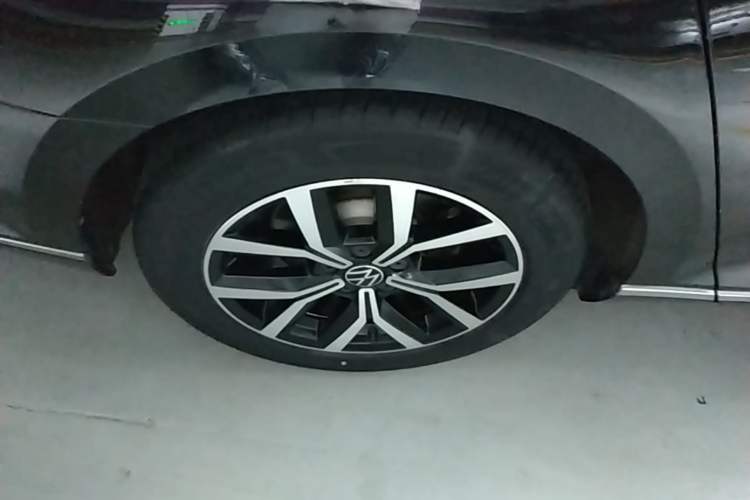 Used Volkswagen Magotan 2020 280TSI DSG Comfort Edition Right Rear Wheel Hub