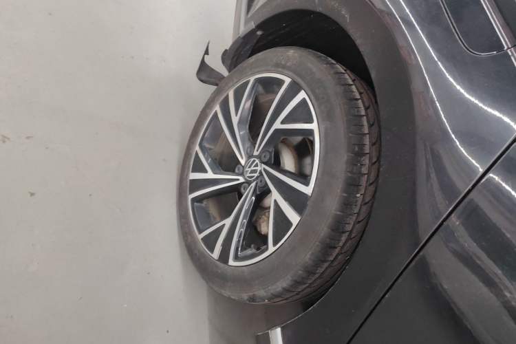 Used Volkswagen Magotan 2020 330TSI DSG Luxury Edition Right Rear Wheel Hub