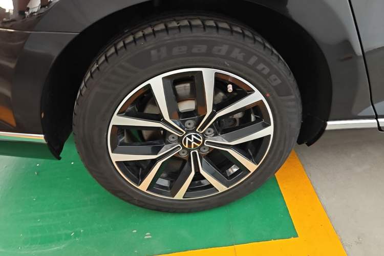 Used Volkswagen Magotan 2020 330TSI DSG Leading Model Right Rear Wheel Hub