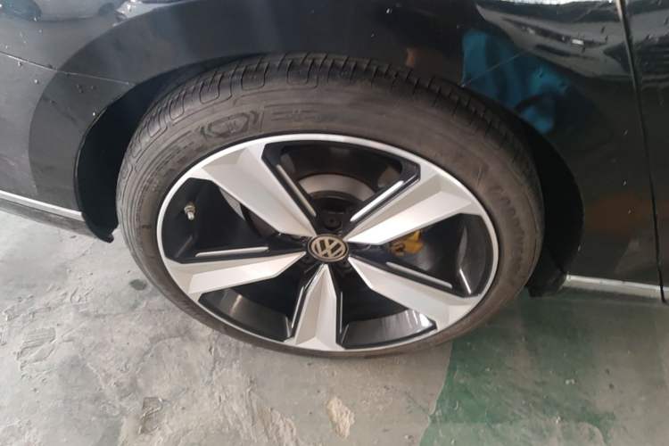 Used Volkswagen Magotan 2020 330TSI DSG Luxury Edition Right Rear Wheel Hub