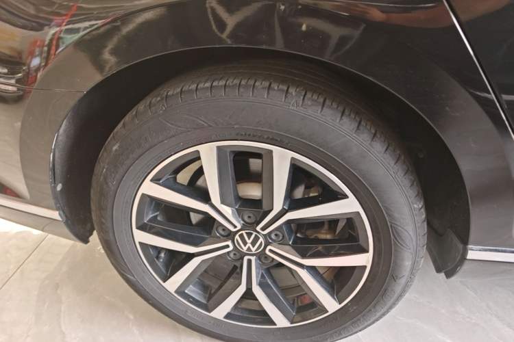 Used Volkswagen Magotan 2020 330TSI DSG Leading Model Right Rear Wheel Hub