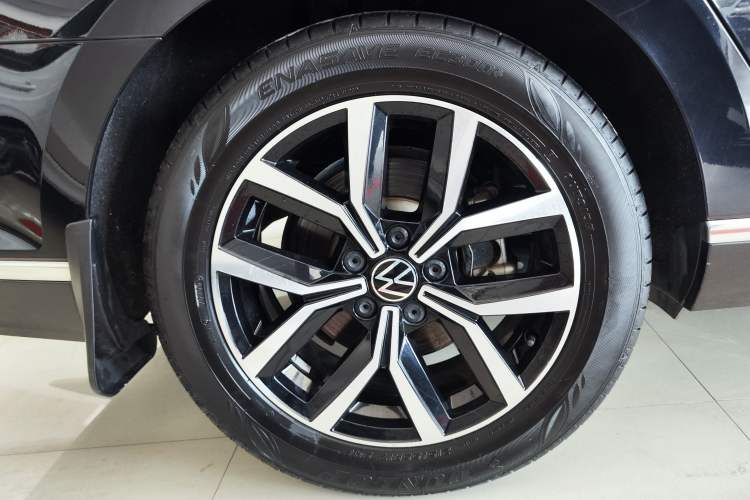Used Volkswagen Magotan 2020 280TSI DSG Comfort Edition Right Rear Wheel Hub