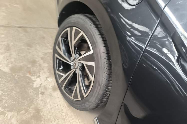 Used Volkswagen Magotan 2020 330TSI DSG Leading Model Right Rear Wheel Hub