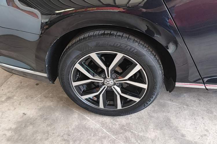 Used Volkswagen Magotan 2020 330TSI DSG Leading Model Right Rear Wheel Hub