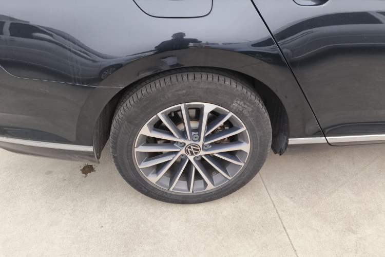 Used Volkswagen Magotan 2020 330TSI DSG Luxury Edition Right Rear Wheel Hub
