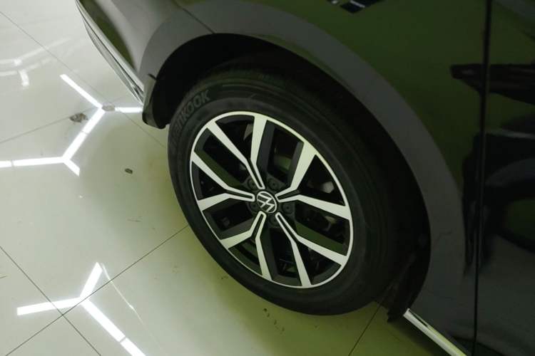 Used Volkswagen Magotan 2020 330TSI DSG Leading Model Right Rear Wheel Hub