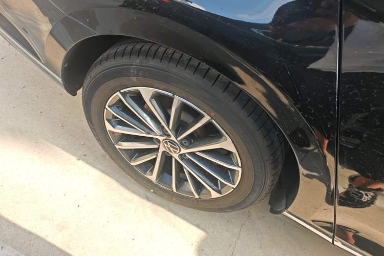 Used Volkswagen Magotan 2020 330TSI DSG Luxury Edition Right Rear Wheel Hub