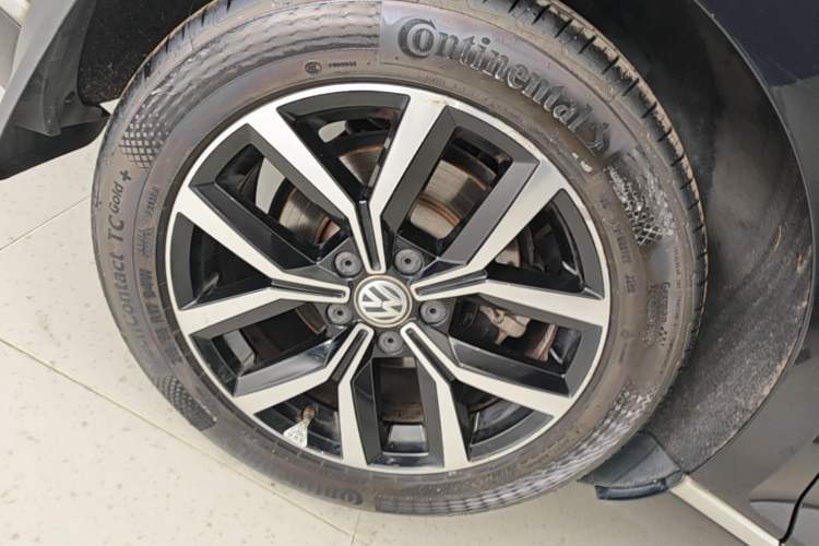 Used Volkswagen Magotan 2020 330TSI DSG Leading Model Right Rear Wheel Hub