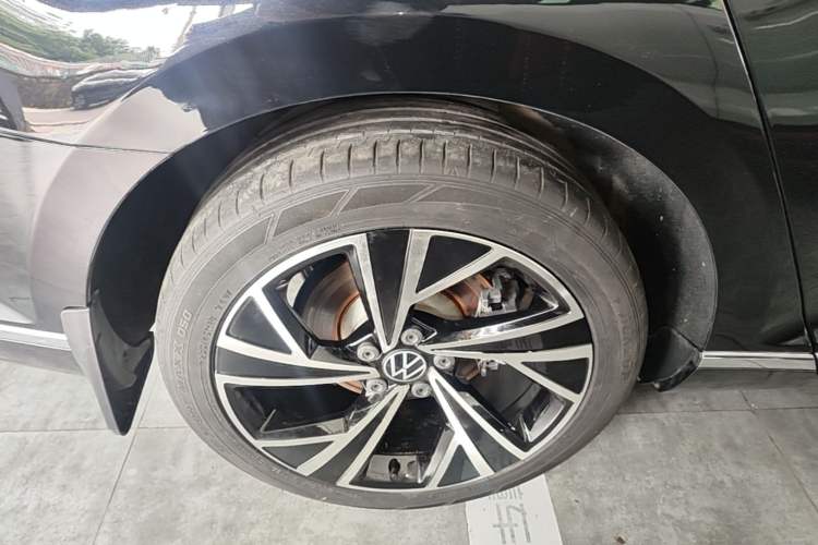 Used Volkswagen Magotan 2020 330TSI DSG Luxury Edition Right Rear Wheel Hub