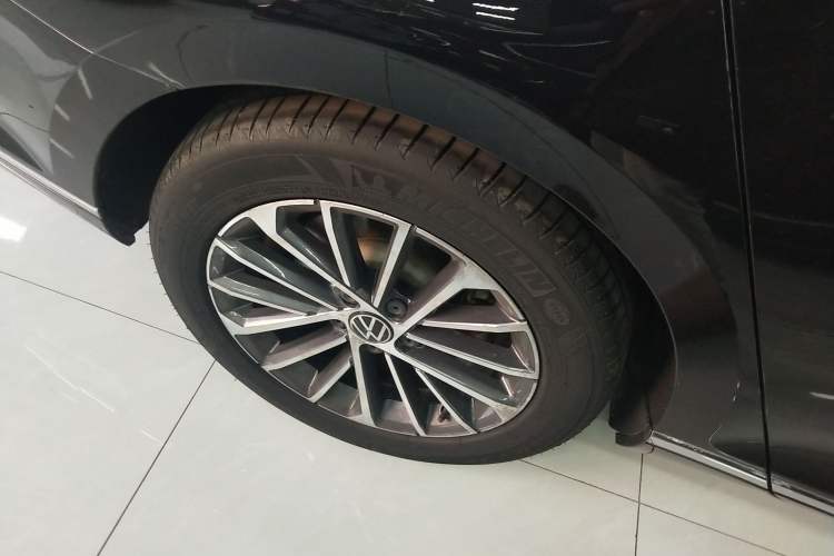 Used Volkswagen Magotan 2020 330TSI DSG Luxury Edition Right Rear Wheel Hub