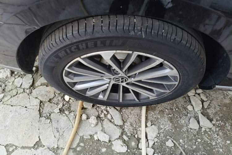 Used Volkswagen Magotan 2020 330TSI DSG Luxury Edition Right Rear Wheel Hub